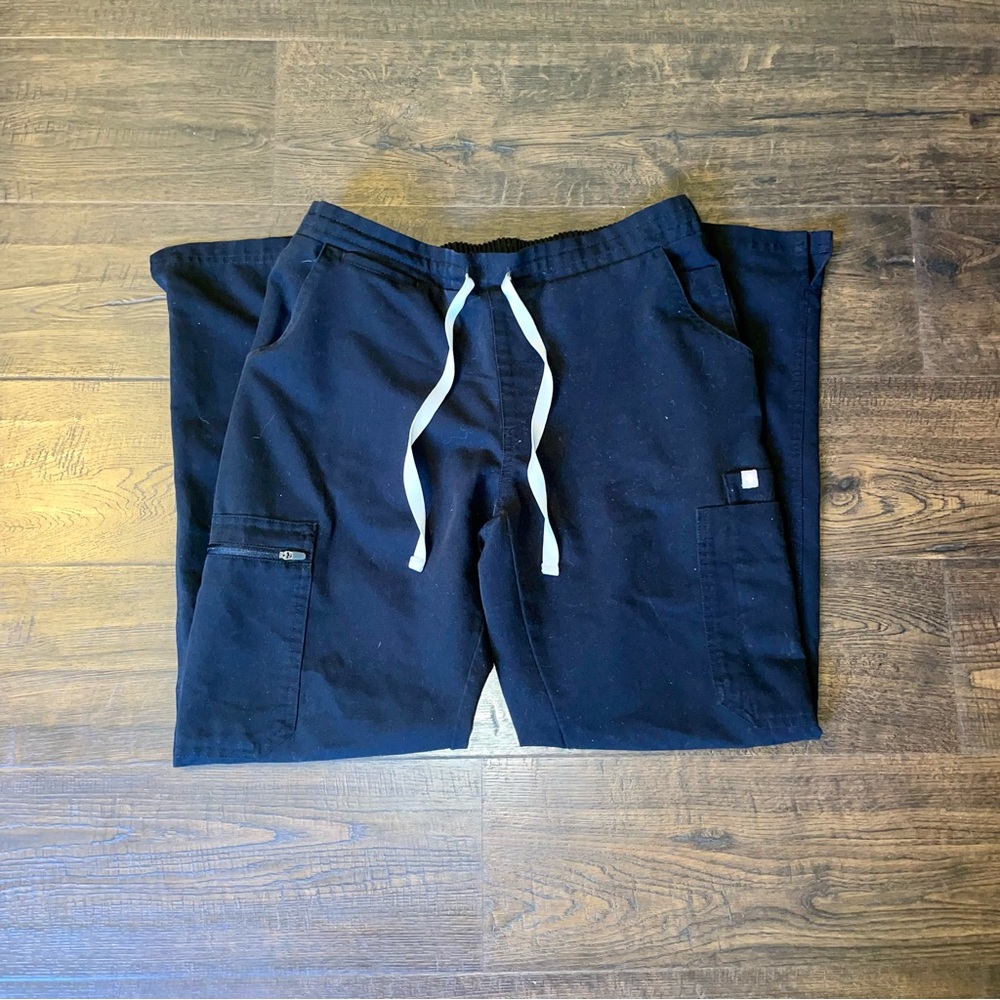 Figs Black petite scrub pants - Picture 2 of 8